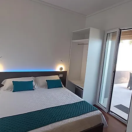 Infinity Blue Bed & Breakfast 4*